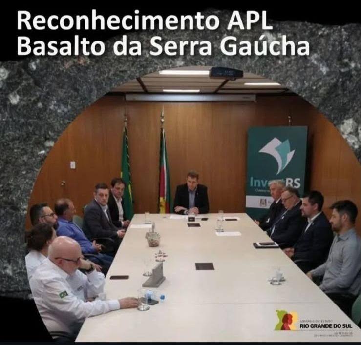 Reunião de reconhecimento do APL Basalto da Serra Gaúcha com representantes do setor e do Governo do Estado do Rio Grande do Sul, em 2023